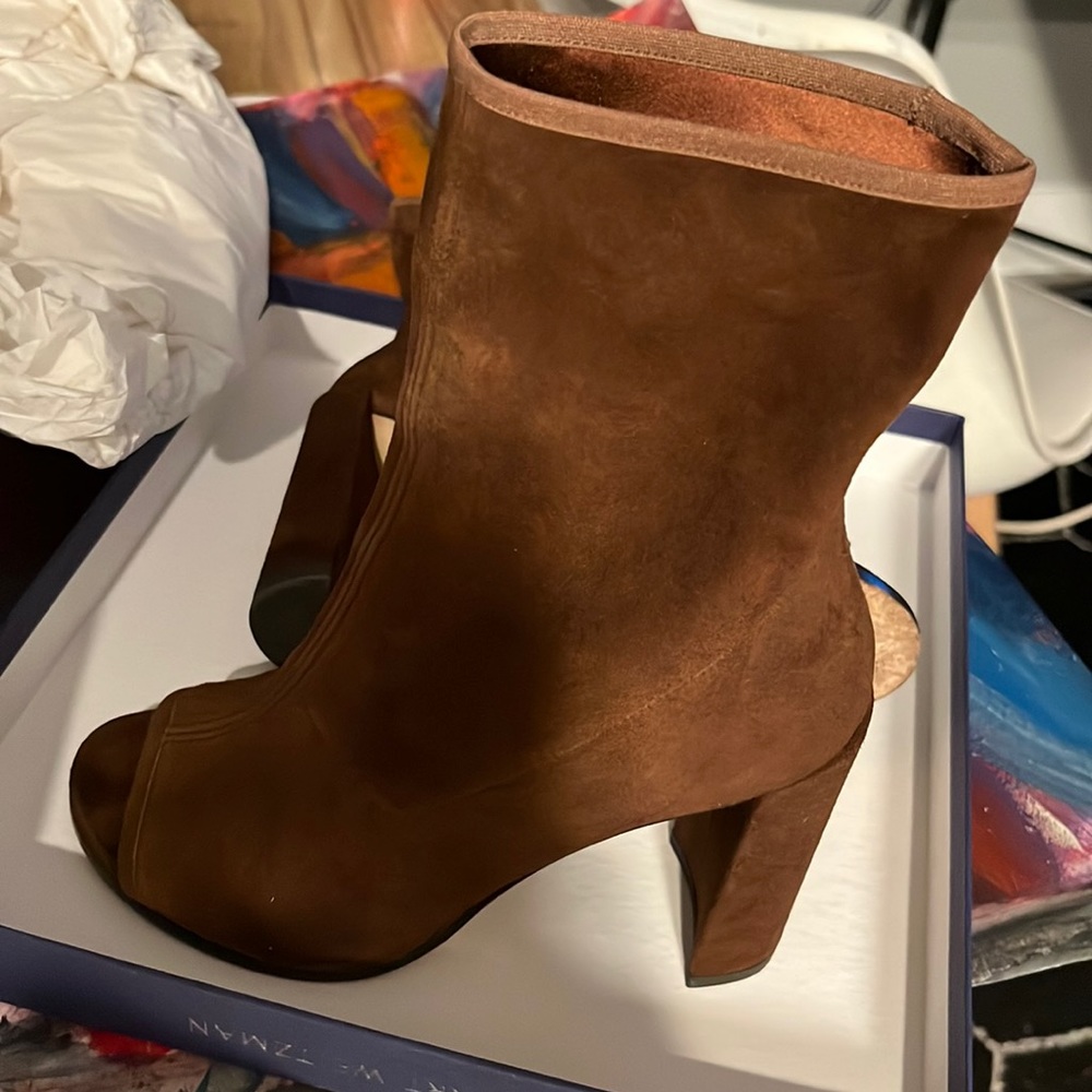 Stuart Weitzman walnut suede bootie “koko” size 5M